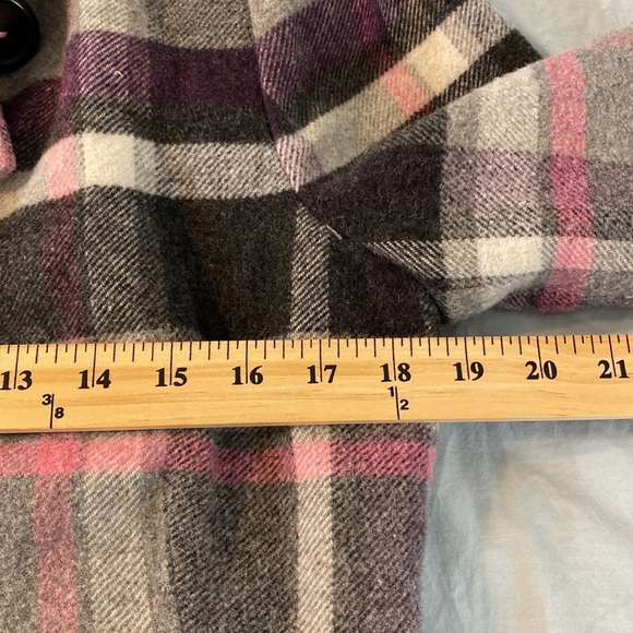 CAbi Double Breasted Wool Blend Cropped Plaid Coat - Picture 6 of 7